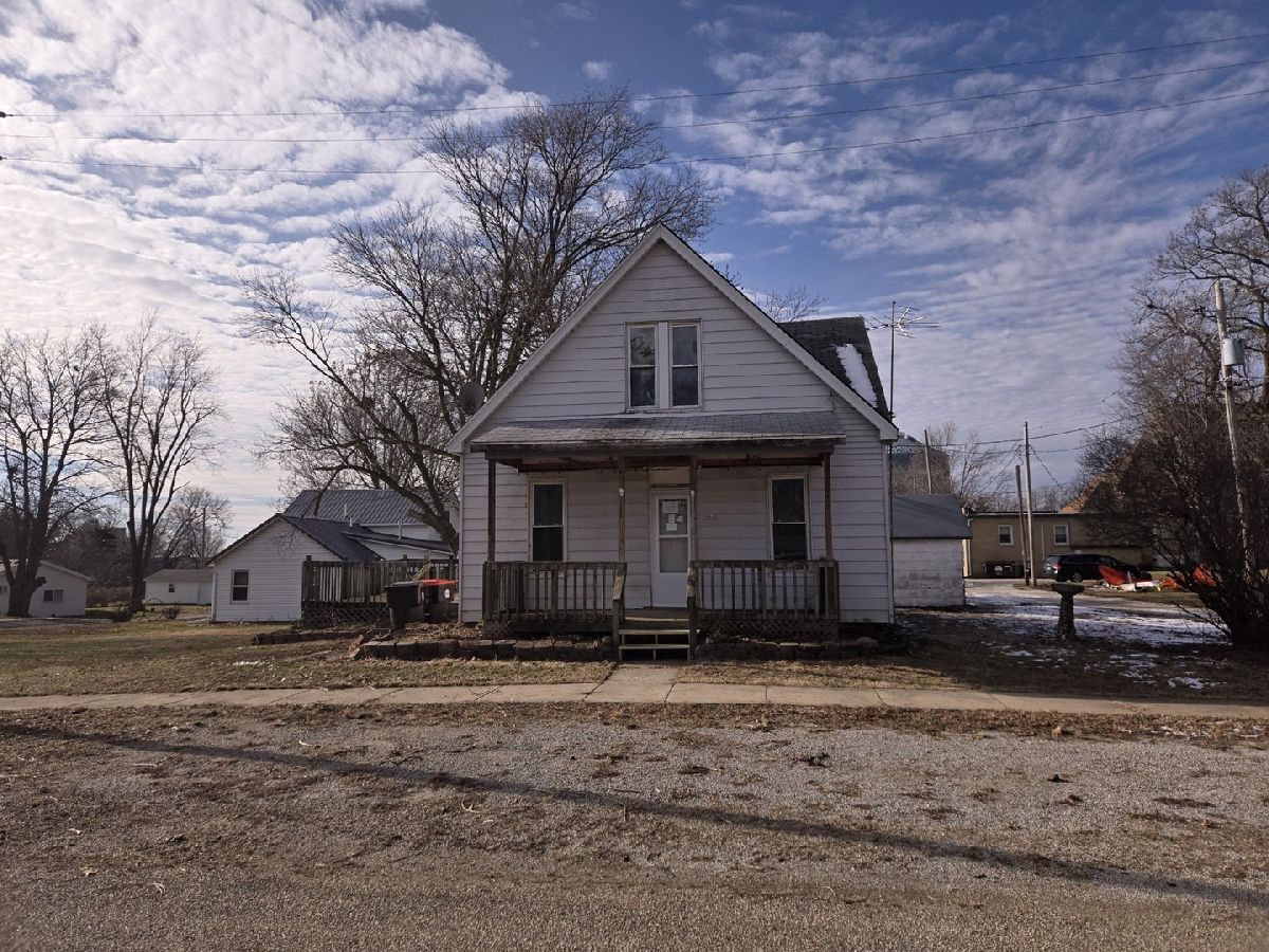  Sold Danvers Illinois, 206 Broadway