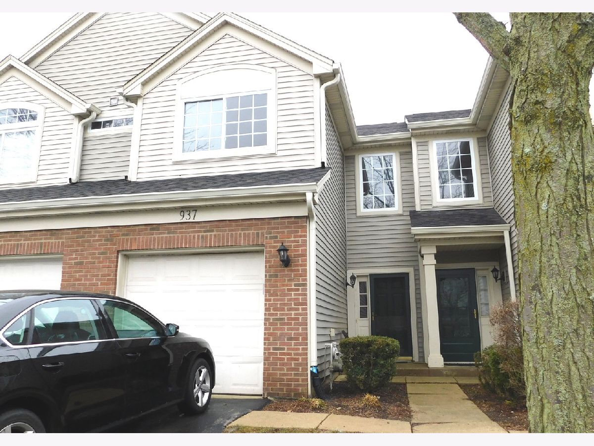 Townhomes & Condos Sold Maple Hollow Lombard Illinois, 937 Creekside