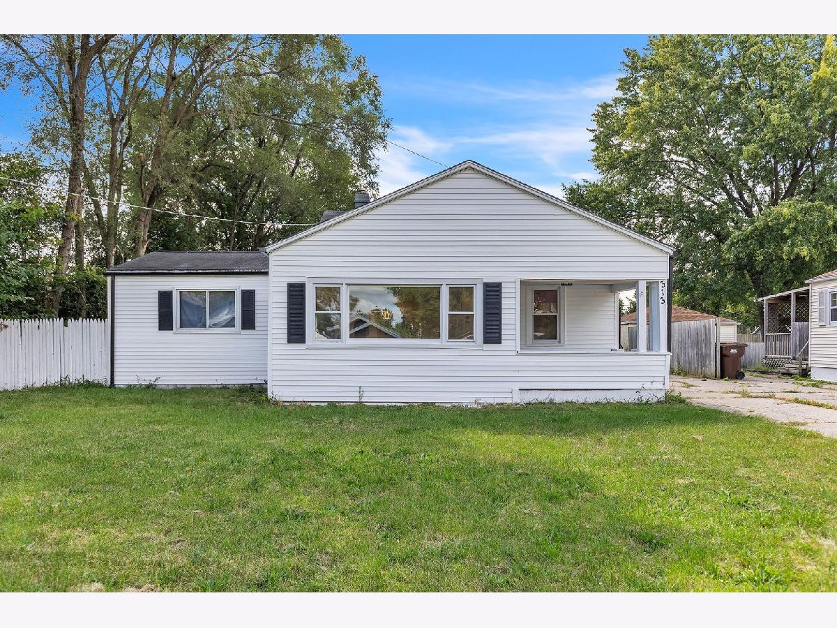  Rented Loves Park Illinois, 313 Grand