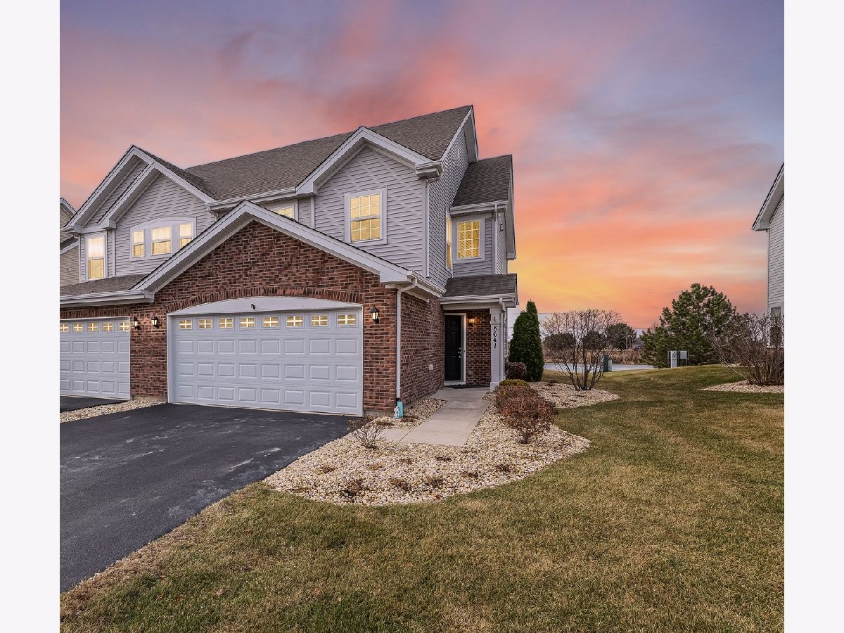 Homes & Townhomes Sold Windsor Ridge Joliet Illinois, 8641 Foxborough
