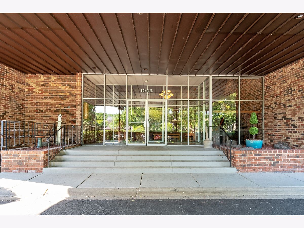 Homes & Condos & Townhomes Rented Cress Creek Naperville Illinois, 1049 Ogden