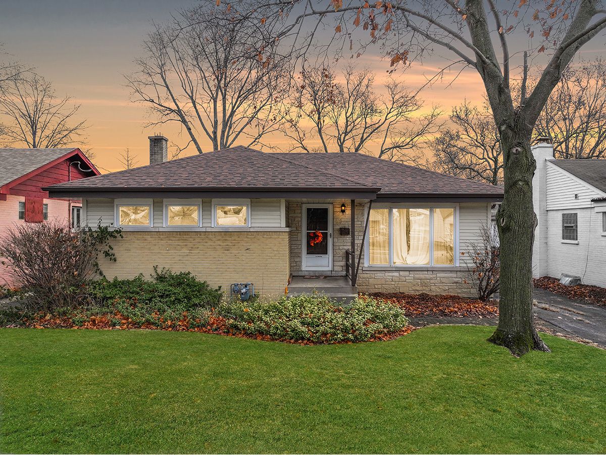 Homes Sold Arlington Farms Arlington Heights Illinois, 1161 Hickory