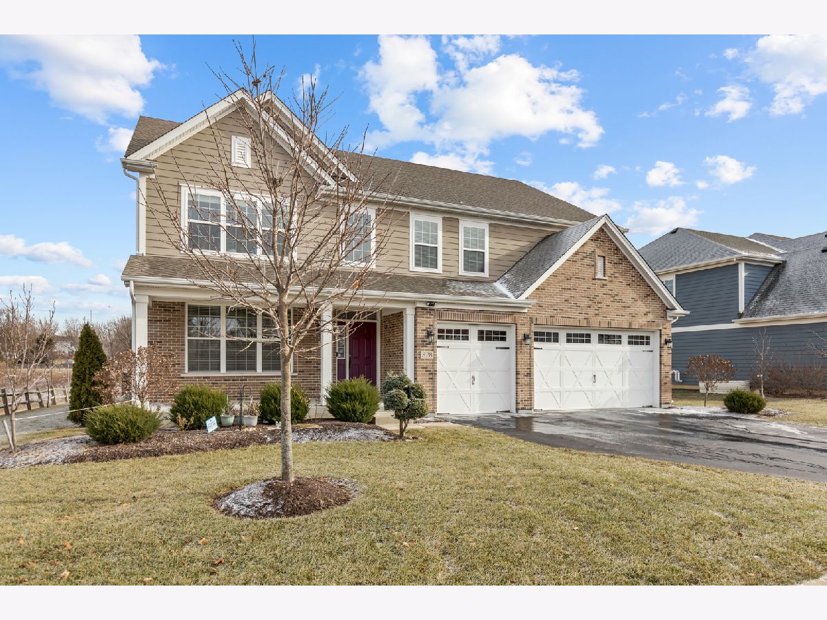 Homes Sold Heatherfield Naperville Illinois, 828 Heatherfield