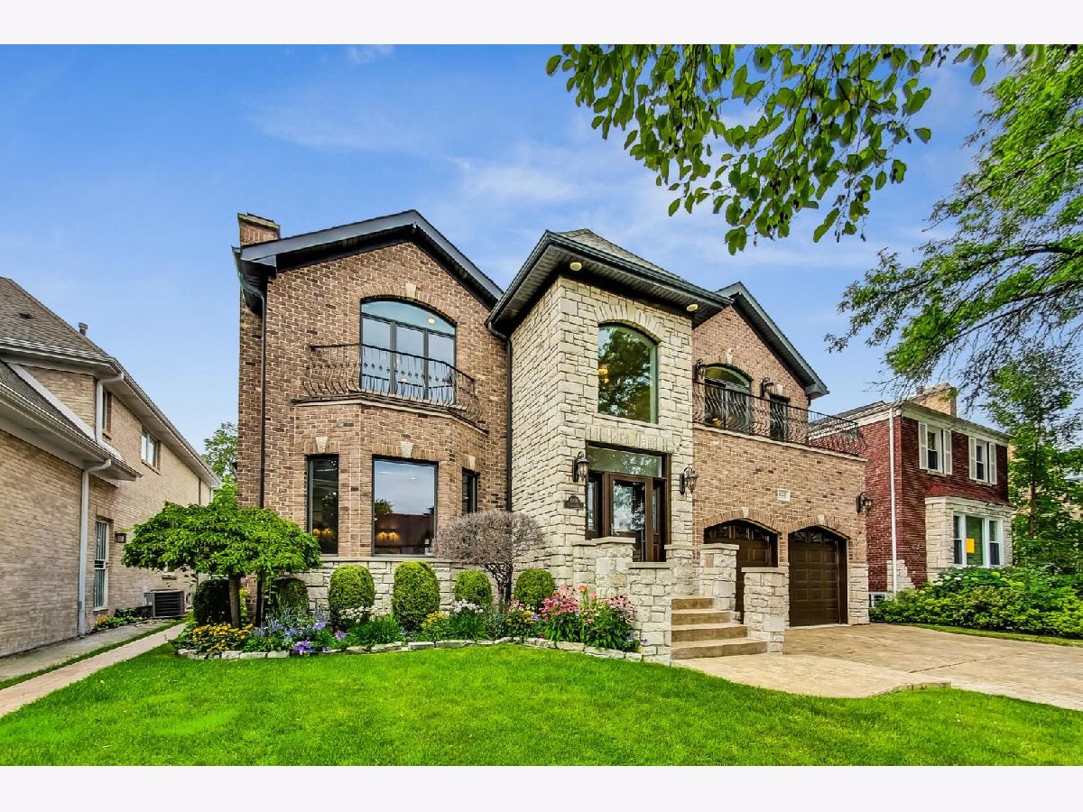 Homes & Condominiums Sold Edgebrook Chicago Illinois, 6218 Lenox