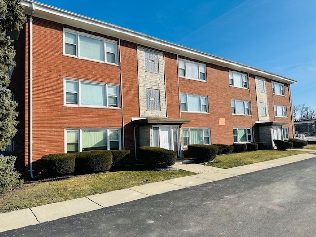  Rented Merrionette Park Illinois, 11803 Kedzie