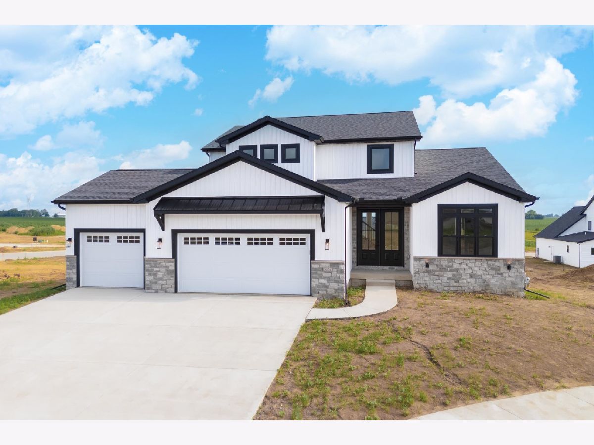 Homes & Condos & Townhomes Sold Grove On Kickapoo Creek Bloomington Illinois, 5304 Castlebar