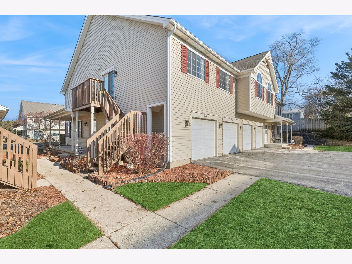 Townhomes Sold Village Creek Lake In The Hills Illinois, 276 Village Creek
