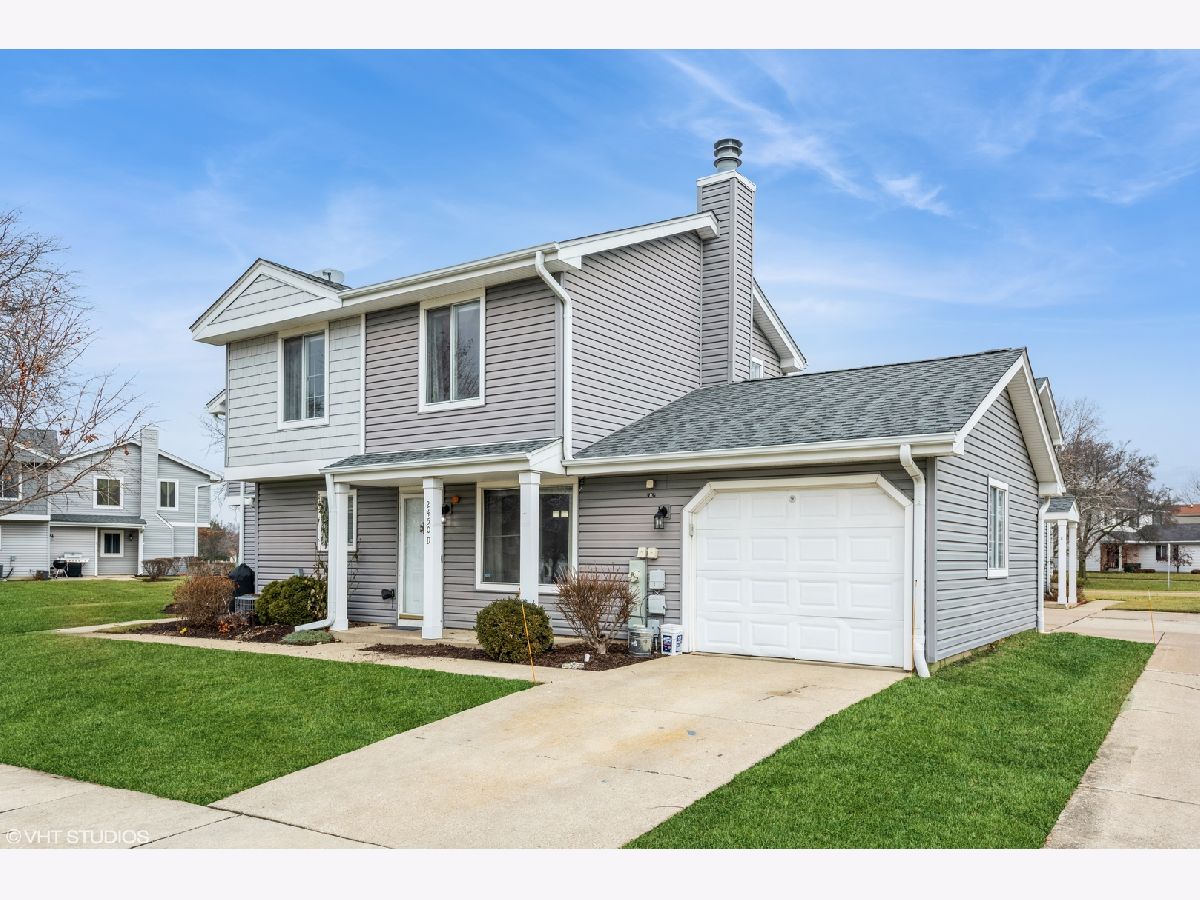 Townhomes & Condos Sold New England Village Woodridge Illinois, 2450 Brunswick