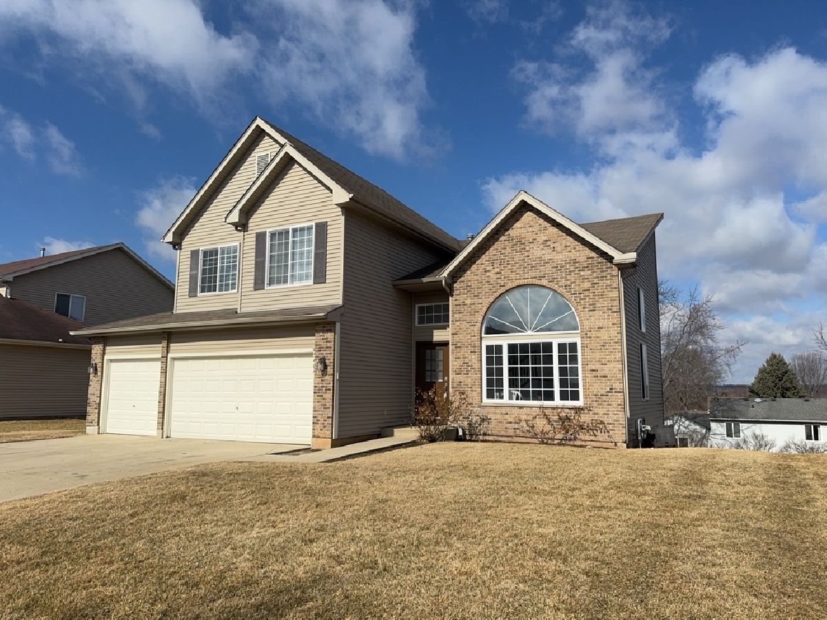 Homes & Condos & Townhomes Rented Boone Creek Mchenry Illinois, 5404 Glenbrook