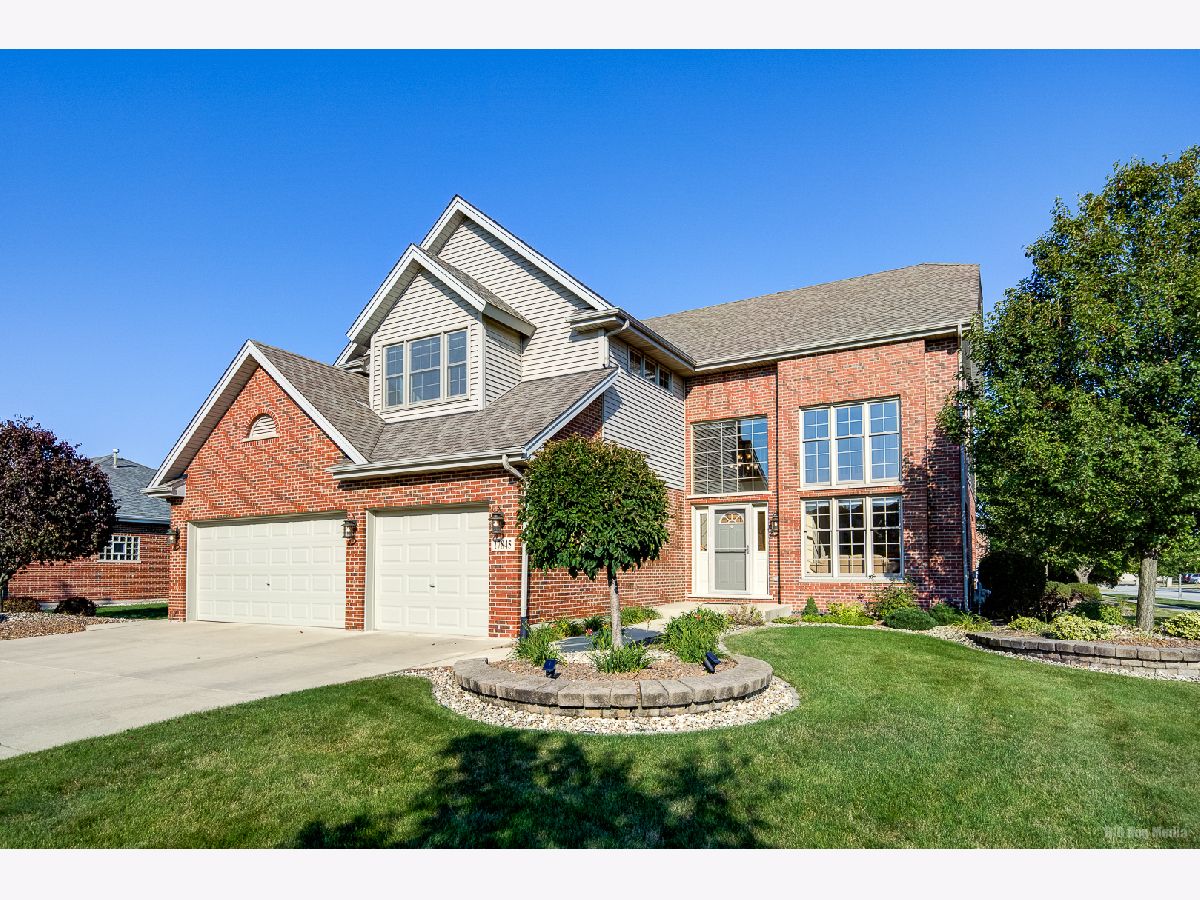 Homes & Condos & Townhomes Sold Radcliffe Place Tinley Park Illinois, 17845 Bishop