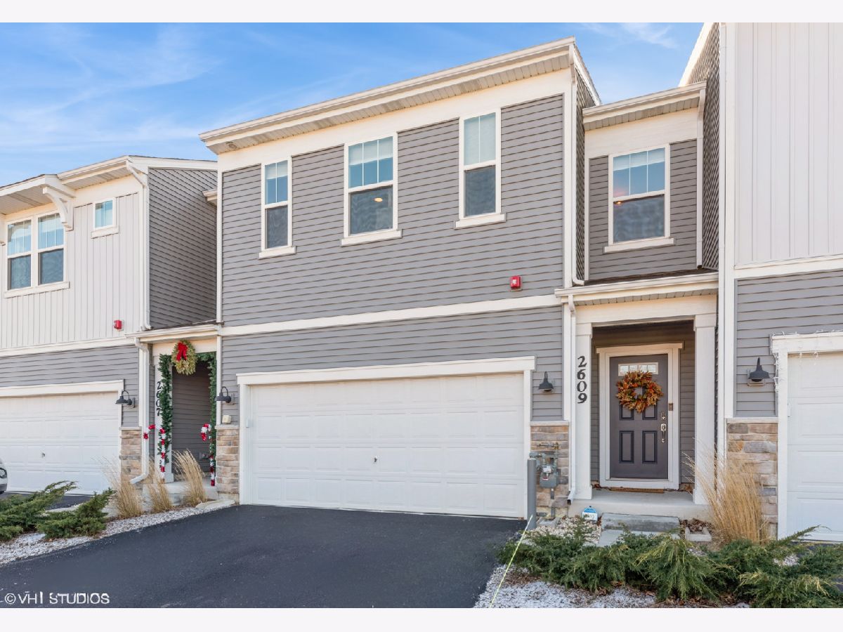 Condos & Townhomes Sold Meadow Square Rolling Meadows Illinois, 2609 Geranium