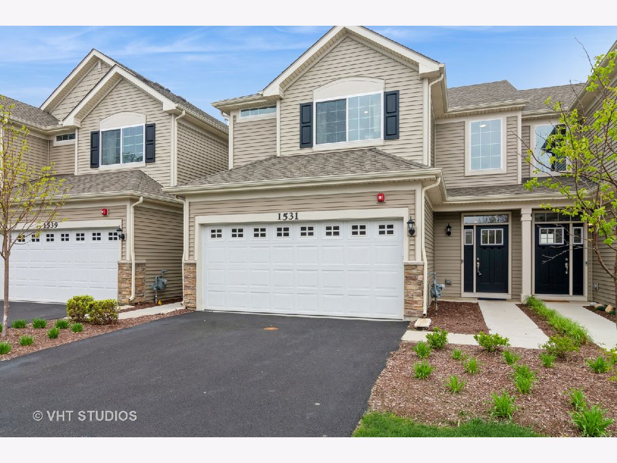 Condos & Townhomes Rented Prairie Commons Batavia Illinois, 1531 Wind Energy Pass
