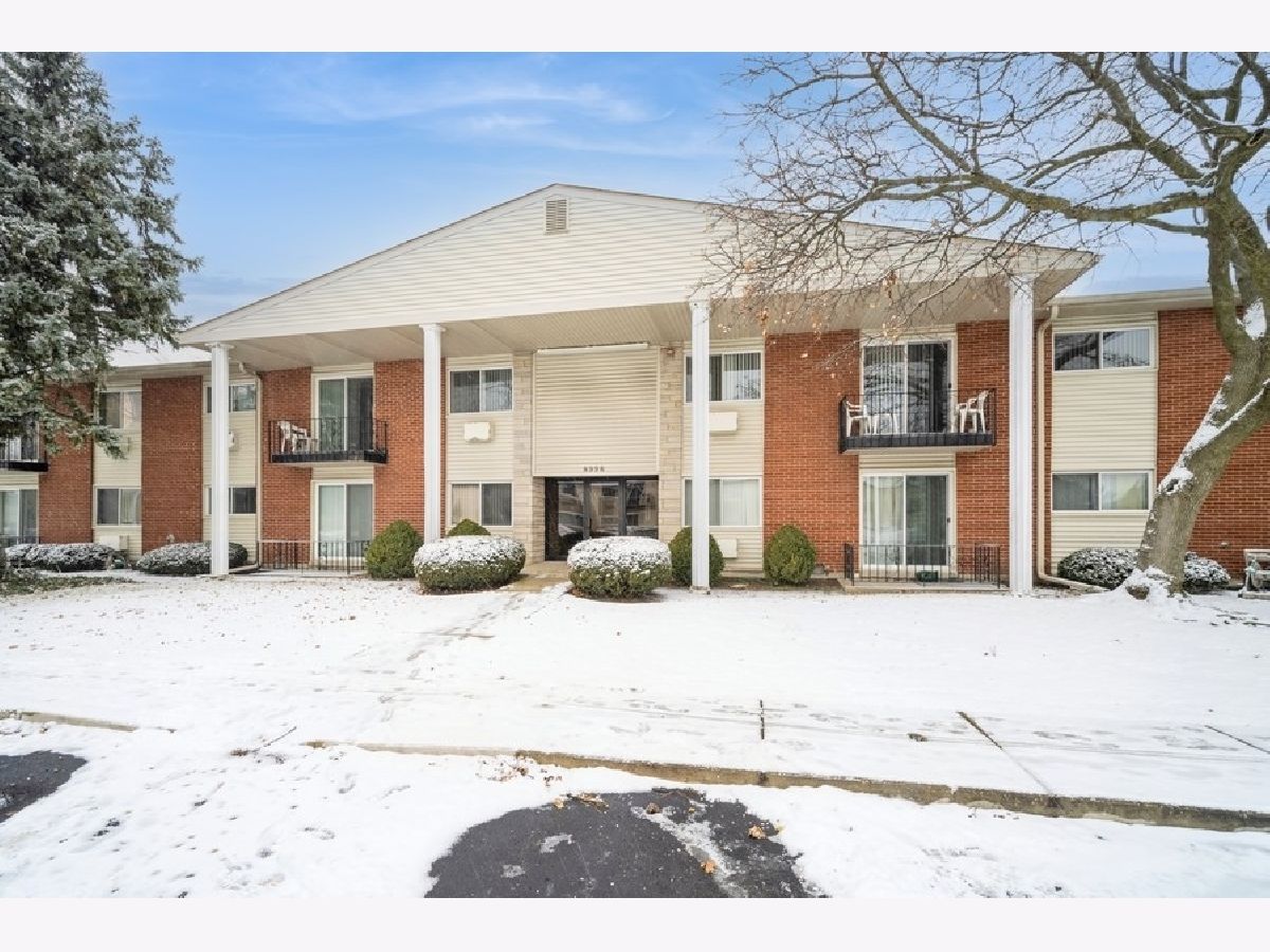 Condominiums Sold Ballard Court Des Plaines Illinois, 8998 Kennedy