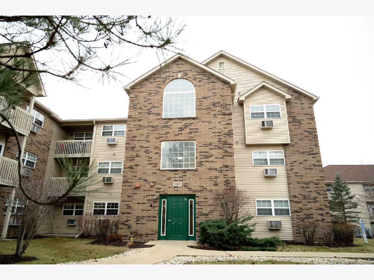 Condominiums Sold Kensington Manor Richmond Illinois, 310 Cunat