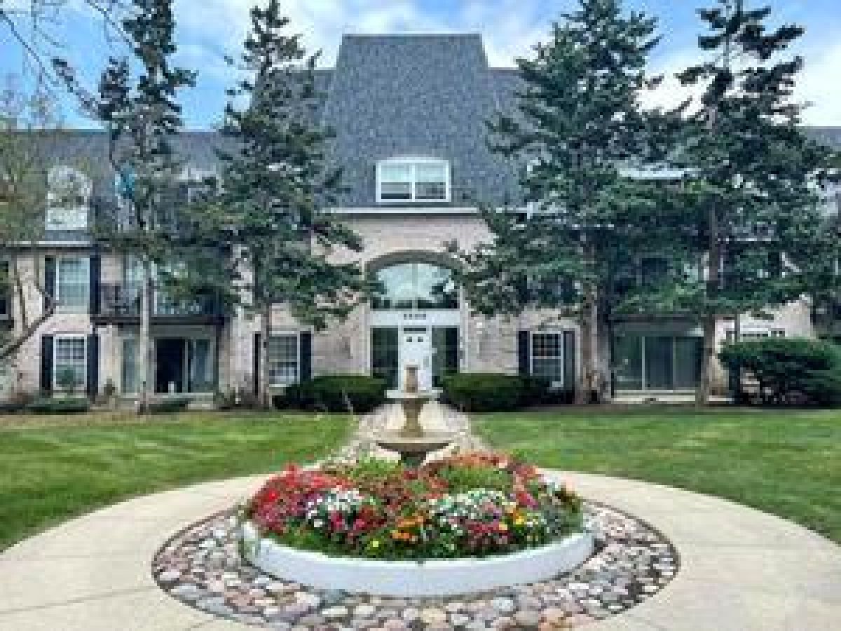 Condominiums Sold Carriage Way Rolling Meadows Illinois, 5200 Carriageway