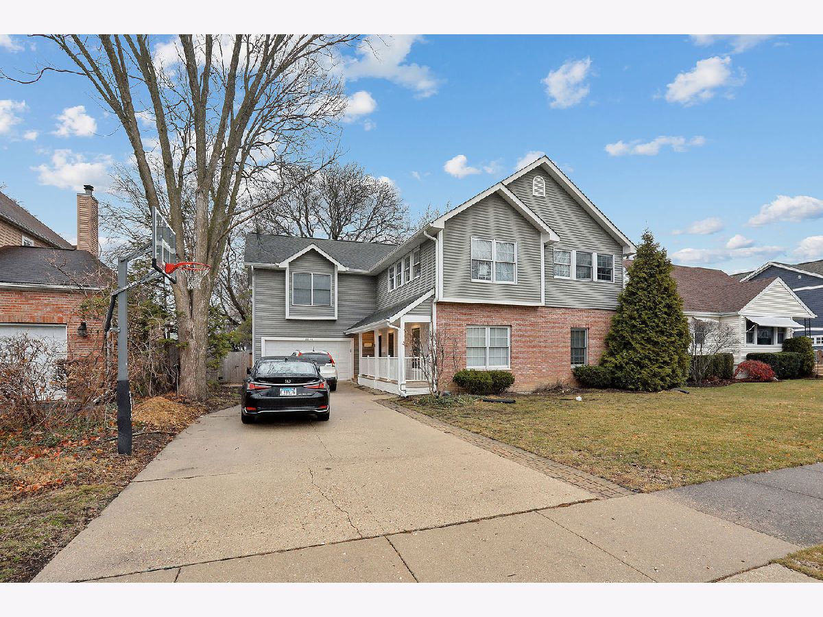 Homes Rented Highlands Northbrook Illinois, 2236 Center
