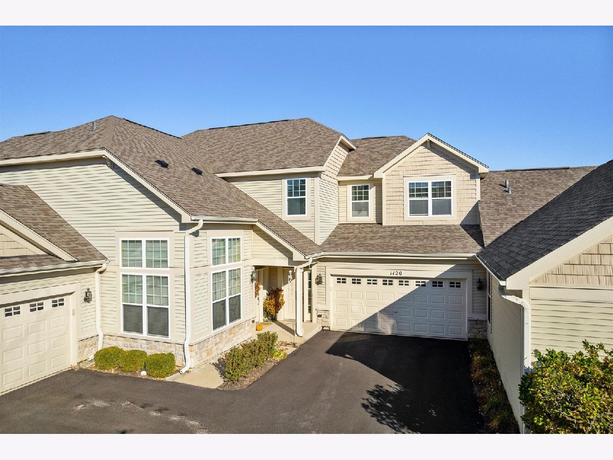 Townhomes & Condos & Homes Sold Stonegate West Aurora Illinois, 1120 Foxridge