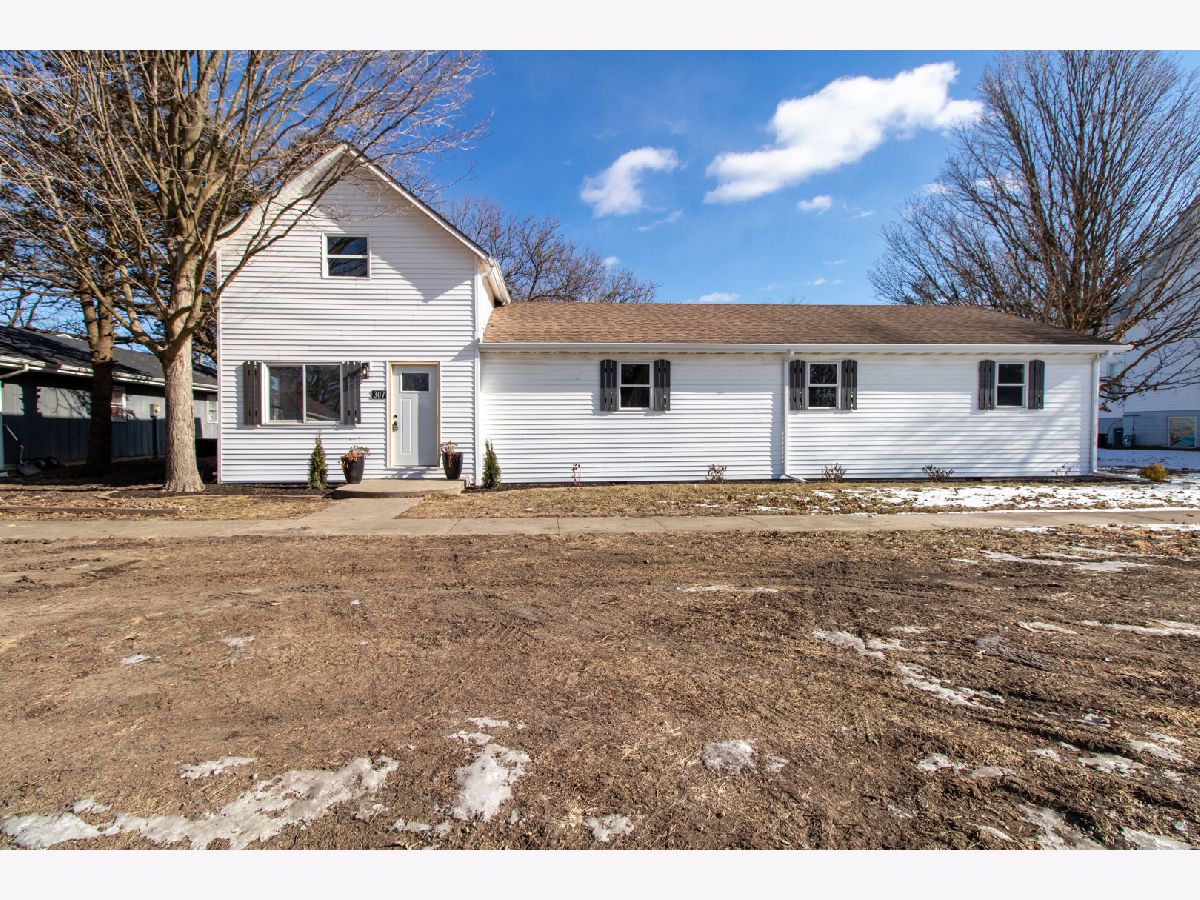  Sold Arrowsmith Illinois, 307 Walnut