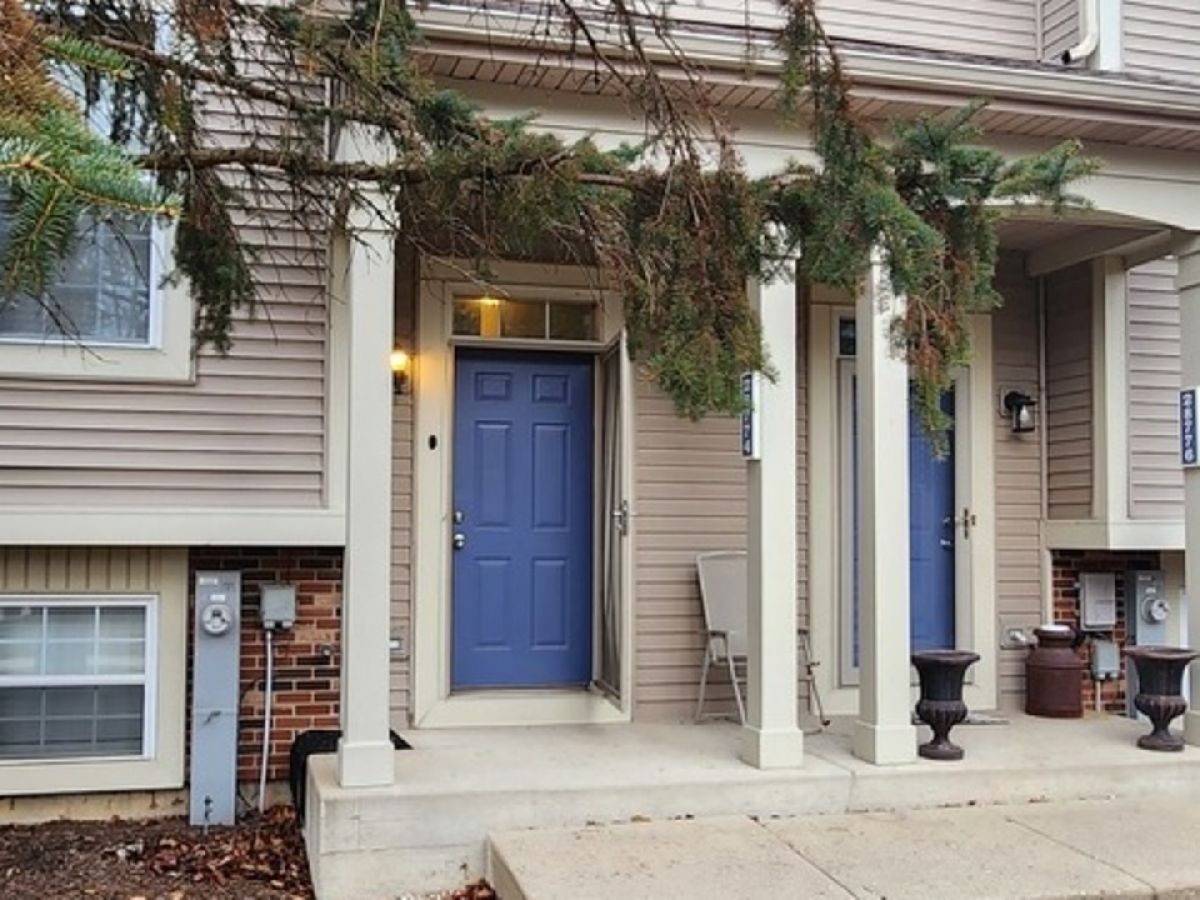  Rented Lakemoor Illinois, 28774 Pondview