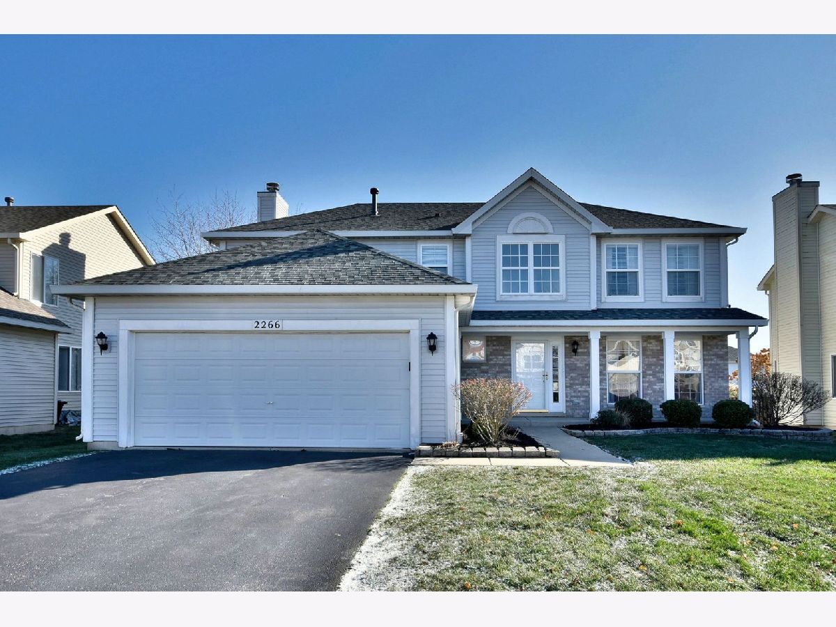 Townhomes & Homes Sold Lakewood Creek Montgomery Illinois, 2266 Jason