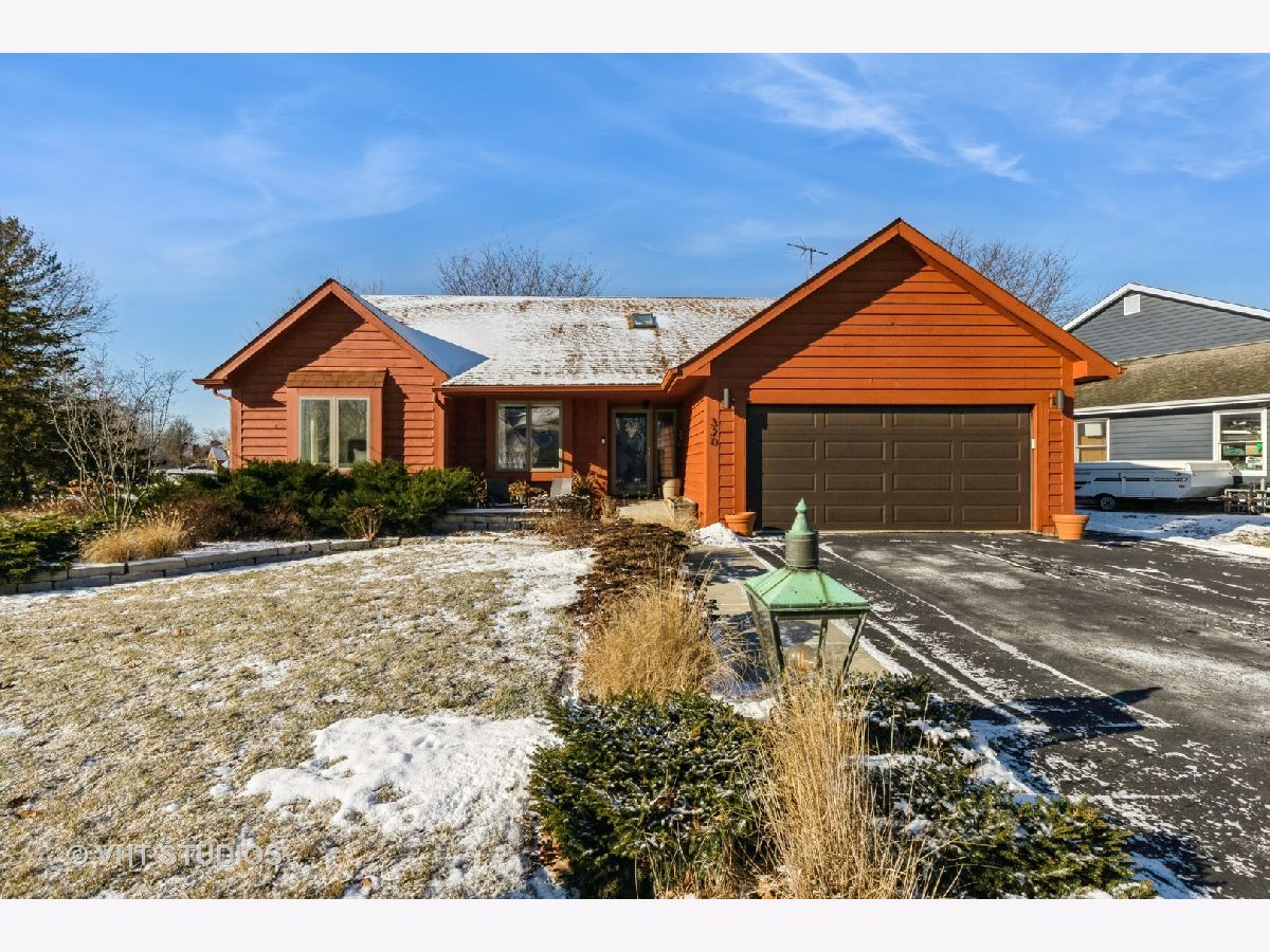 Sold Third Lake Illinois, 320 Mainsail