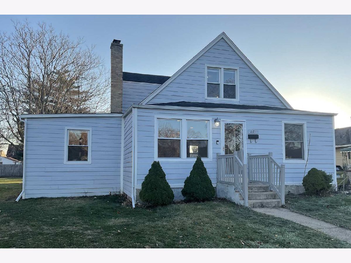  Rented Bensenville Illinois, 221 Rose