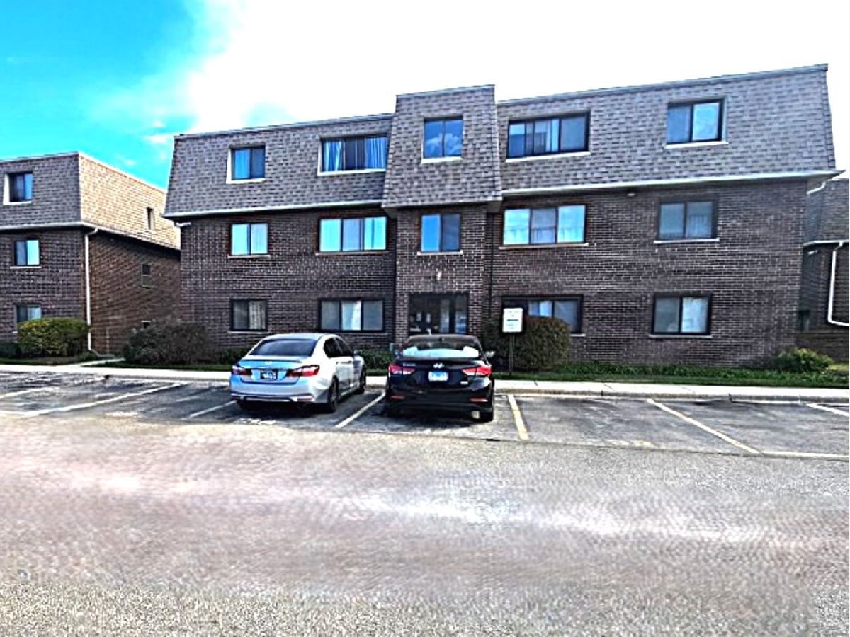 Condominiums Sold Long Valley Palatine Illinois, 1424 Carol