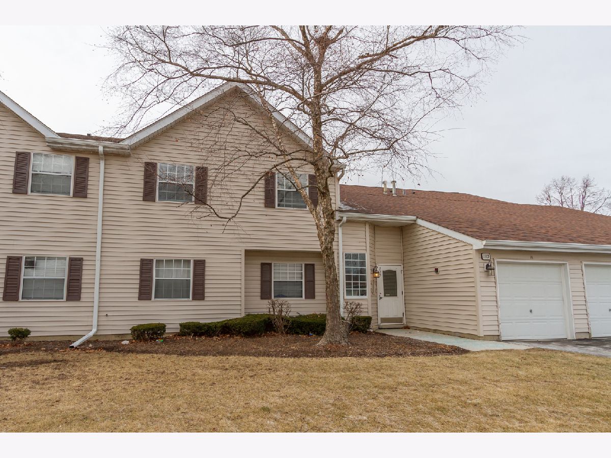 Condos & Townhomes Rented Victorian Park Streamwood Illinois, 117 Gant