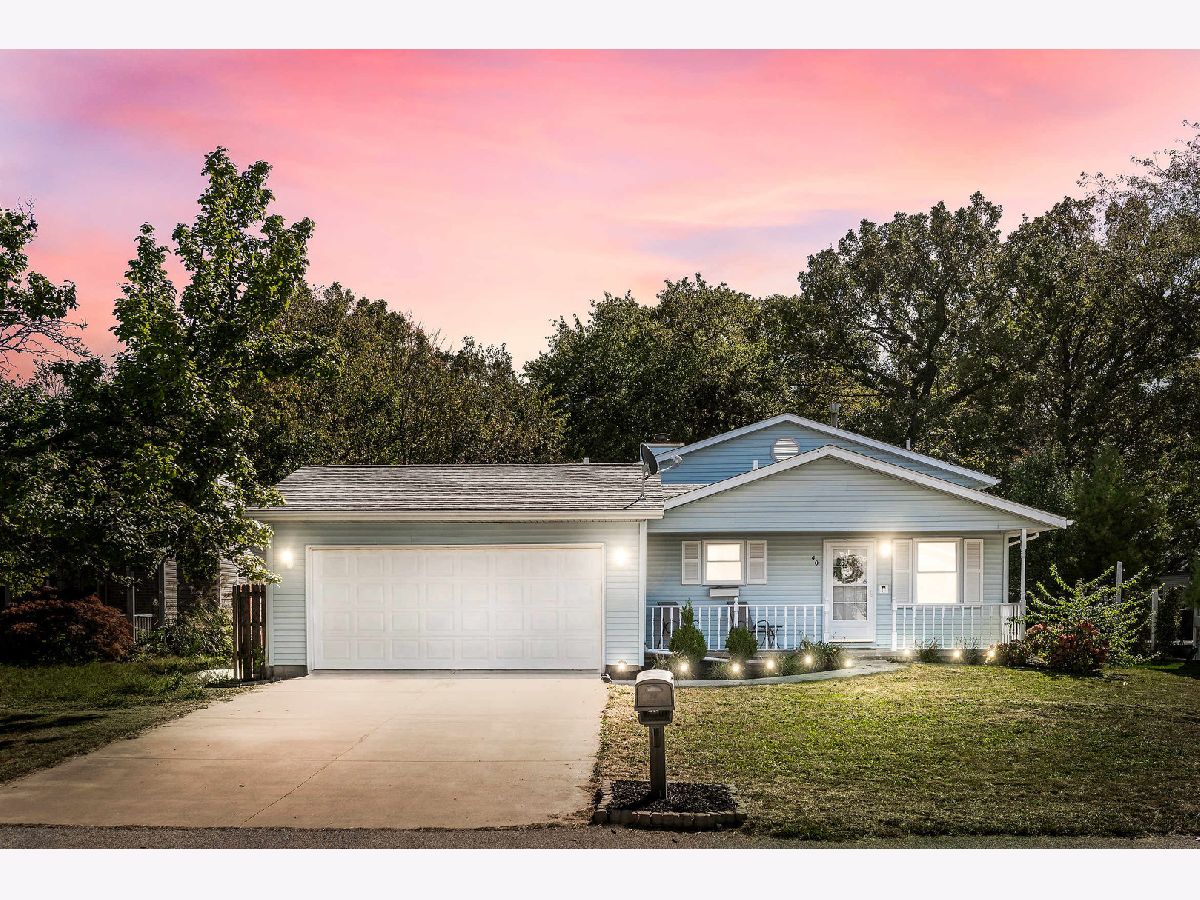 Homes & Condos & Townhomes Sold Oakwoods Bloomington Illinois, 40 Edgewood