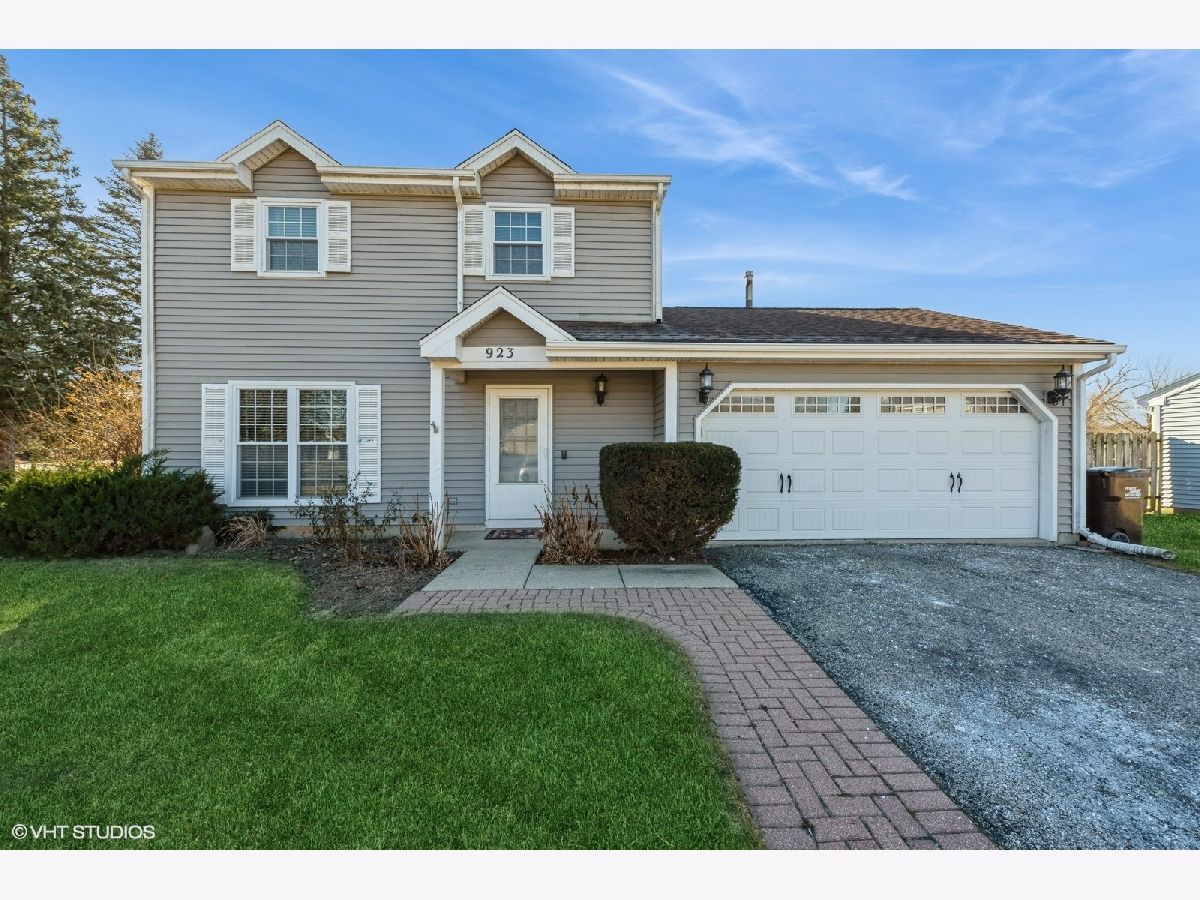 Homes & Townhomes Sold Fox River Shores Island Lake Illinois, 923 Concord