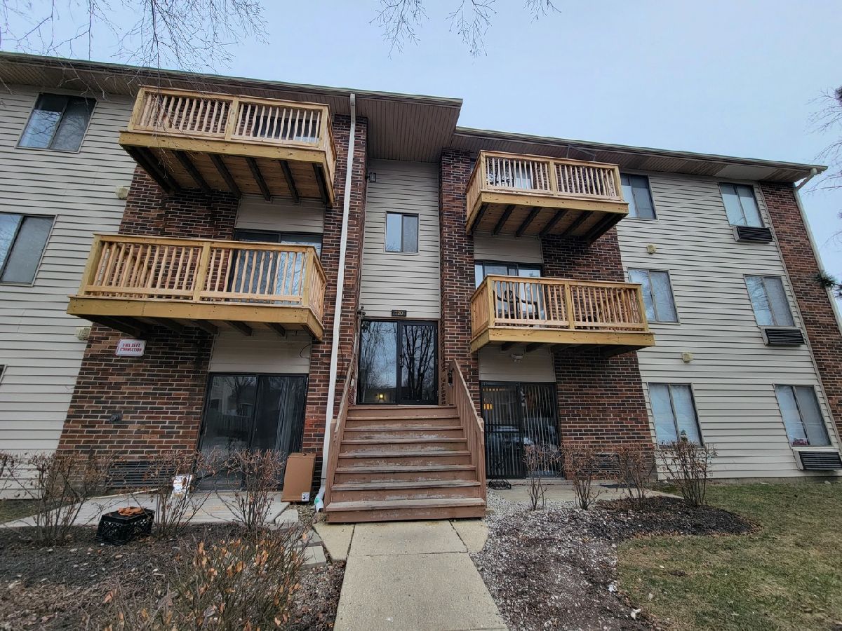Homes & Condos & Townhomes Rented Waterbury Roselle Illinois, 720 Prescott