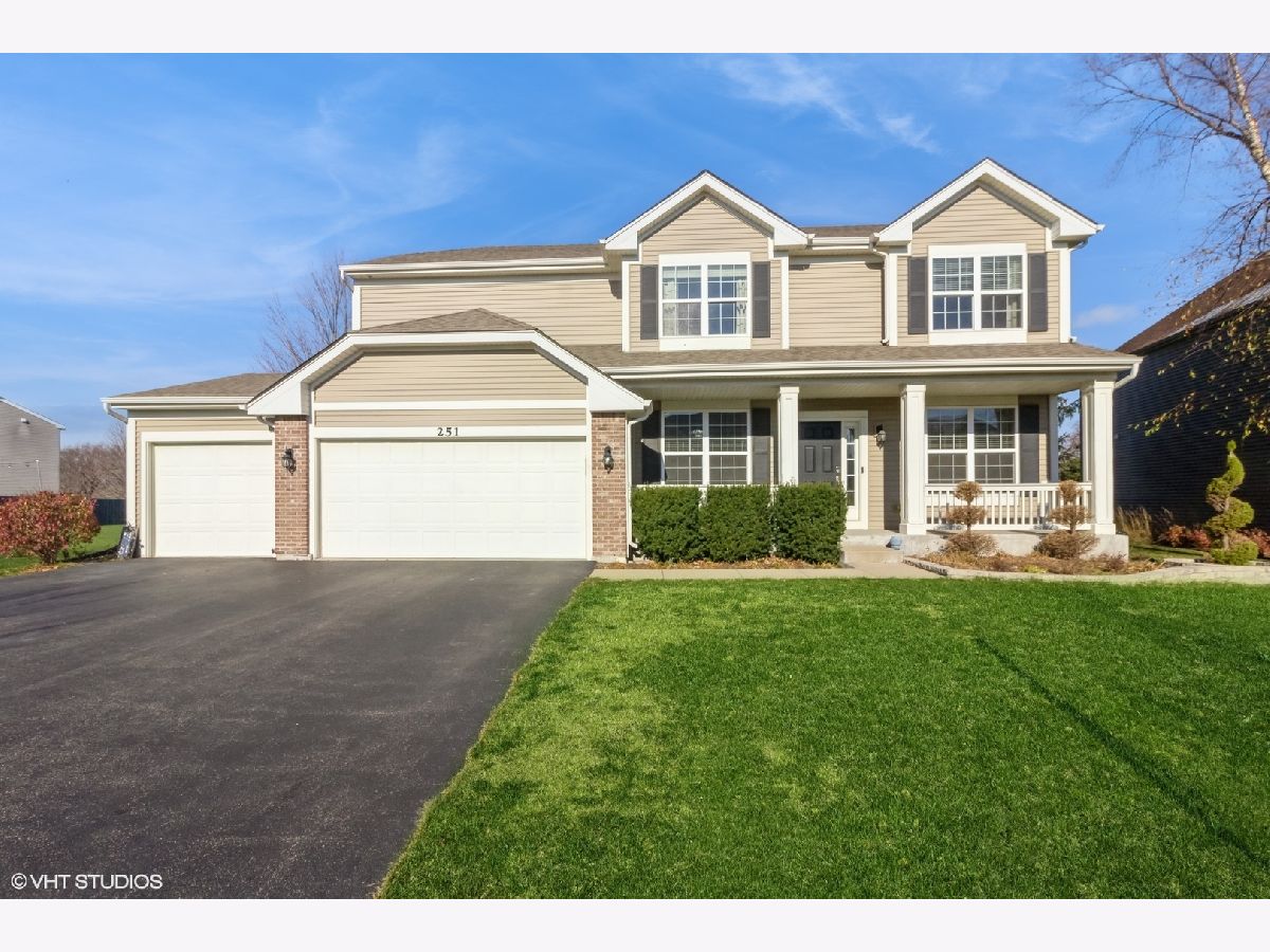 Townhomes & Homes Sold Southbury Oswego Illinois, 251 Willington