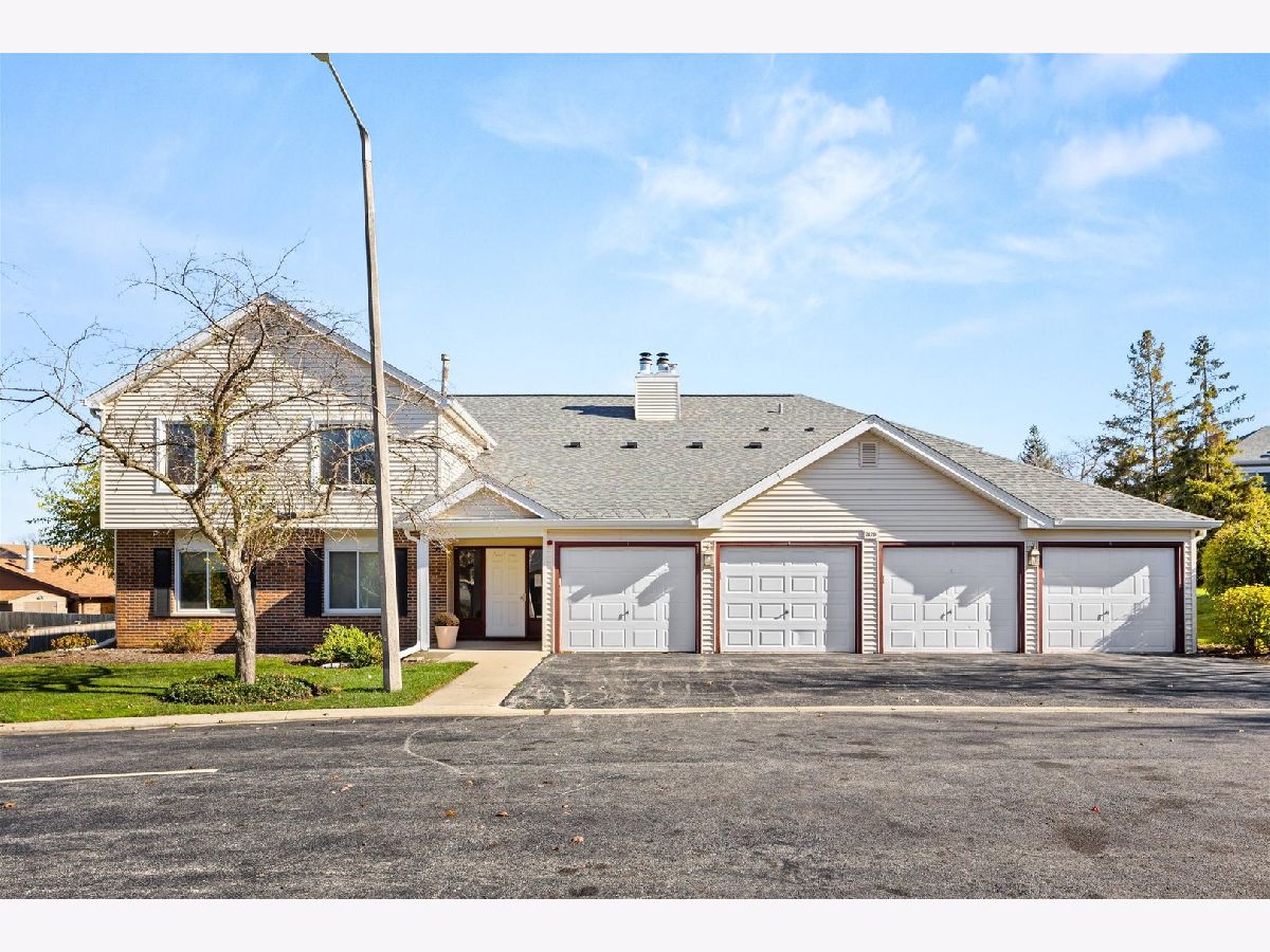 Condos & Townhomes Sold Park Lane Woodridge Illinois, 7020 Rhodes