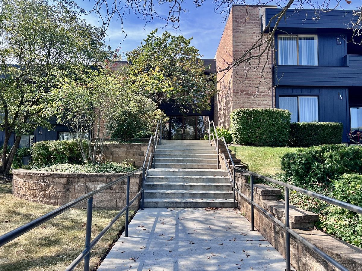 Condominiums Rented Countryside Palatine Illinois, 1265 Sterling