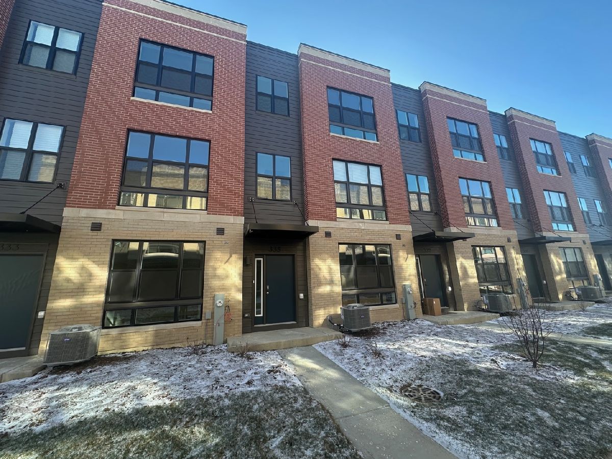 Condos & Townhomes Rented The Summit At Yorktown Lombard Illinois, 335 Summit