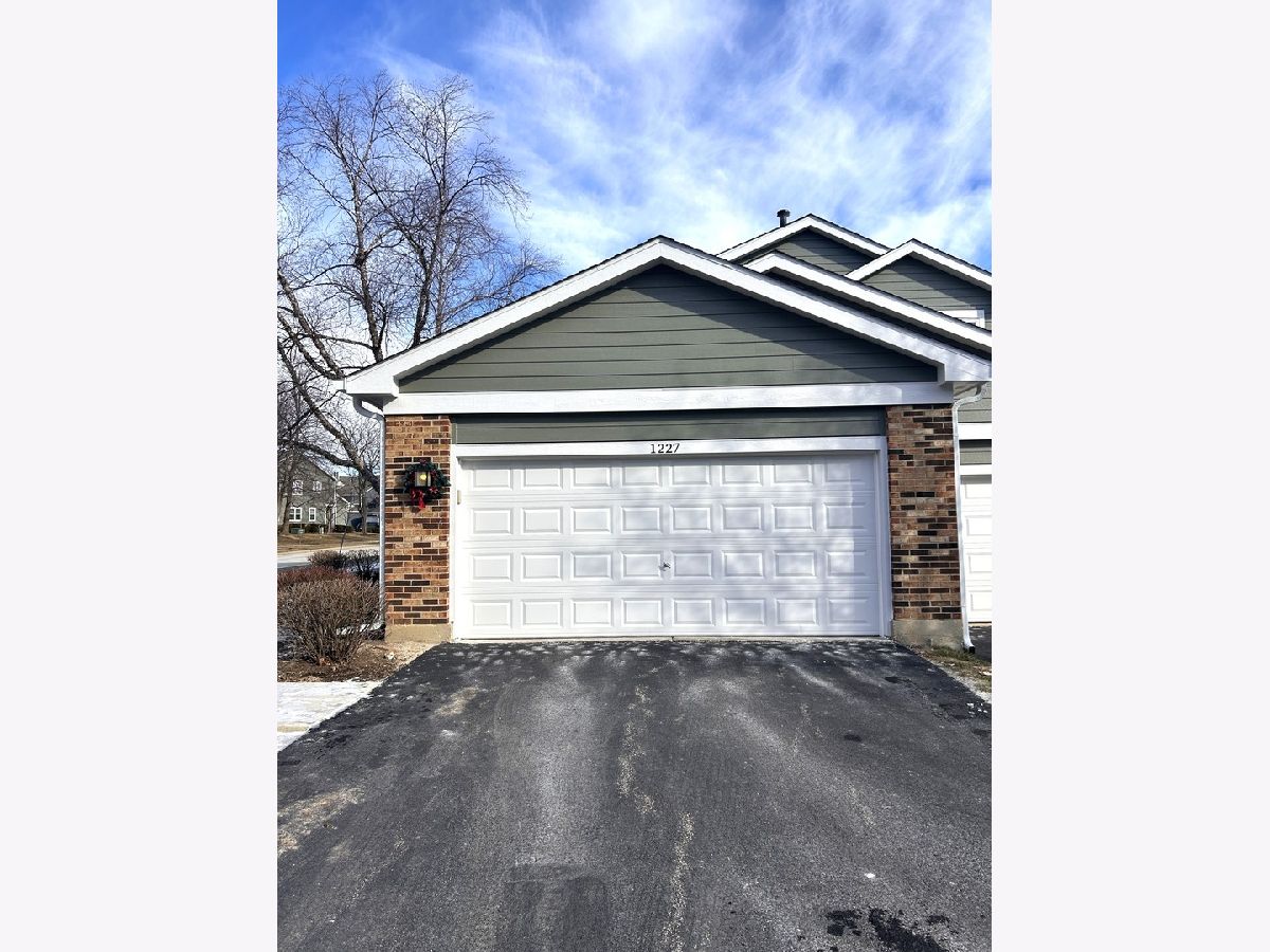 Townhomes & Condos & Homes Rented Parkside On The Green Palatine Illinois, 1227 Parkside