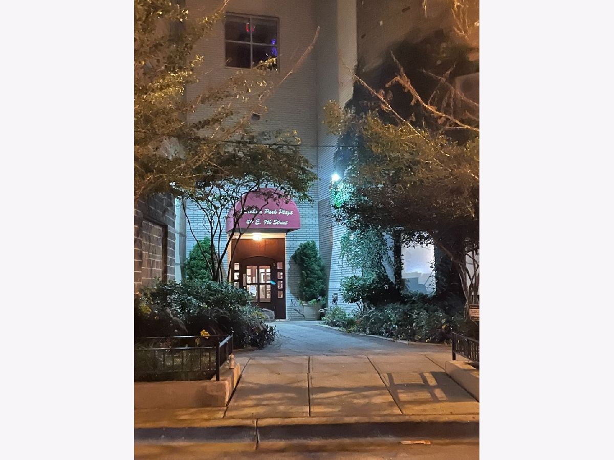 Condominiums Rented Burnham Park Plaza Chicago Illinois, 40 9th