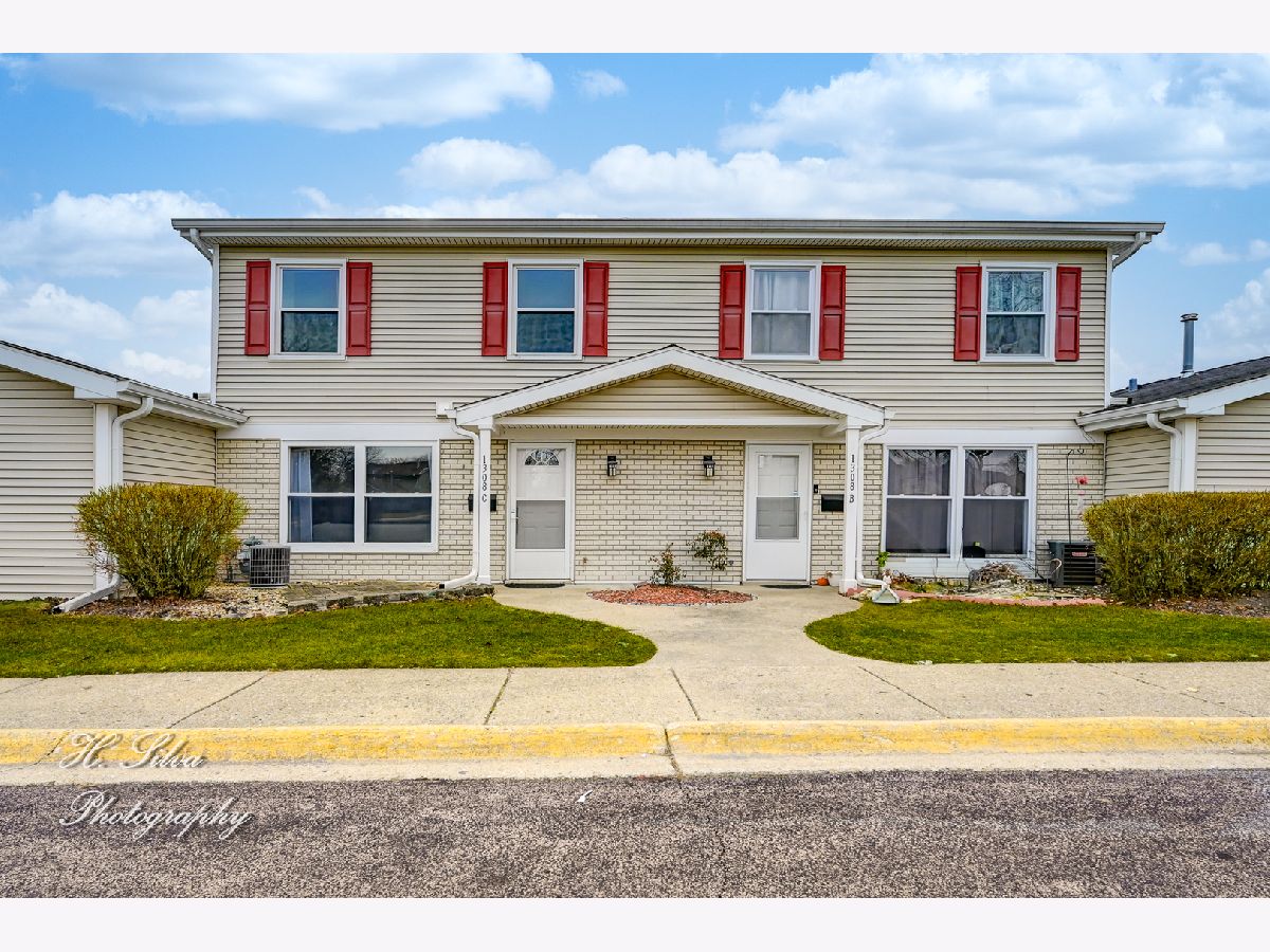 Townhomes & Homes Sold Hanover Square Hanover Park Illinois, 1308 Kingsbury