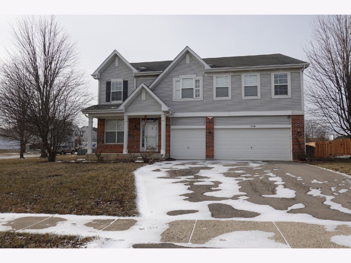 Homes & Townhomes Rented Lakewood Grove Round Lake Illinois, 1574 Elizabeth