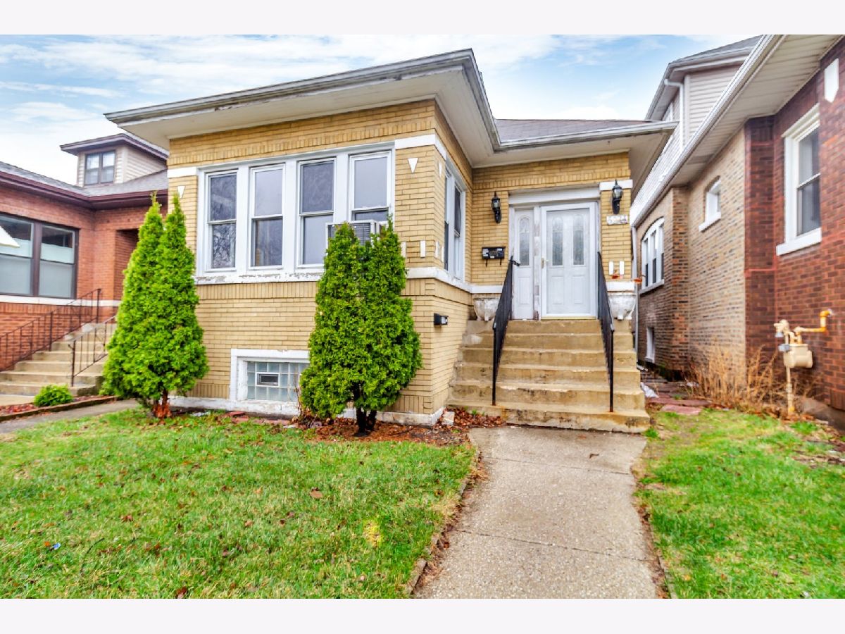 Condominiums & Homes Sold Albany Park Commons Chicago Illinois, 5024 Central Park