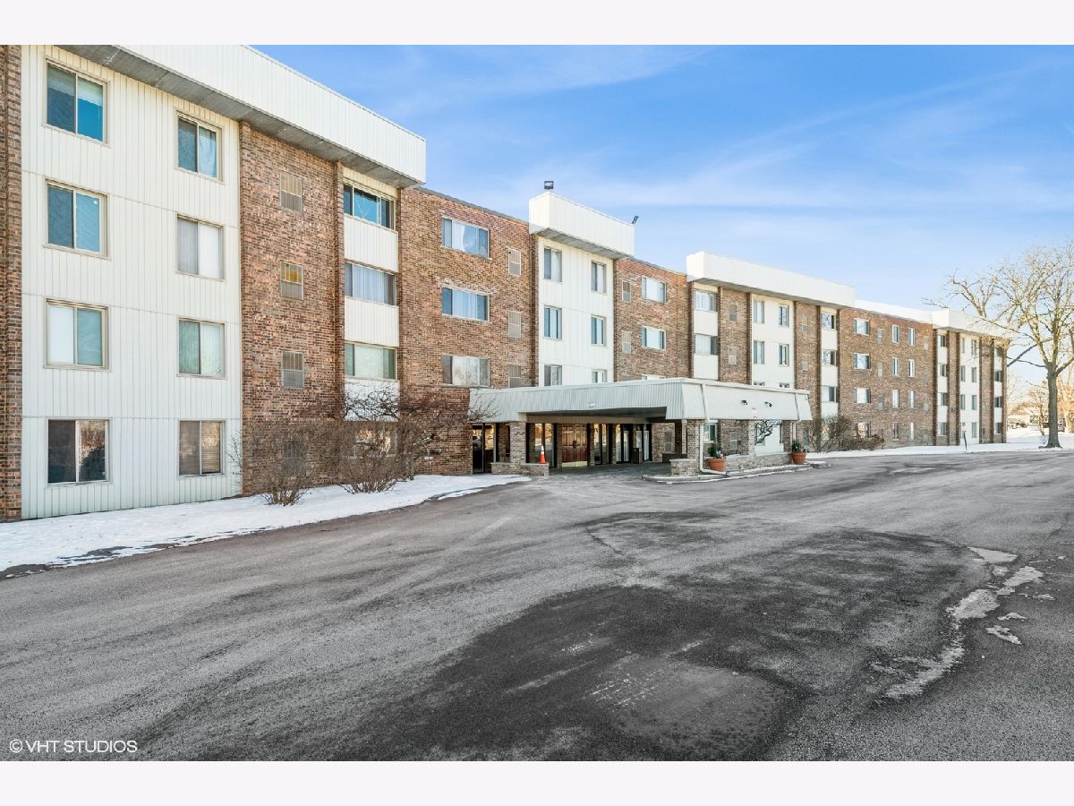 Condominiums Sold York Meadows Elmhurst Illinois, 841 York