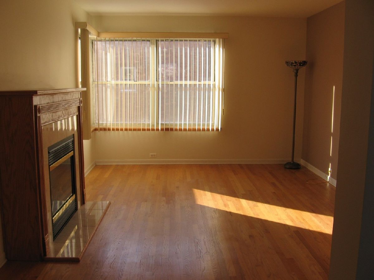 Condominiums Rented Wolcott Village Chicago Illinois, 4935 Wolcott