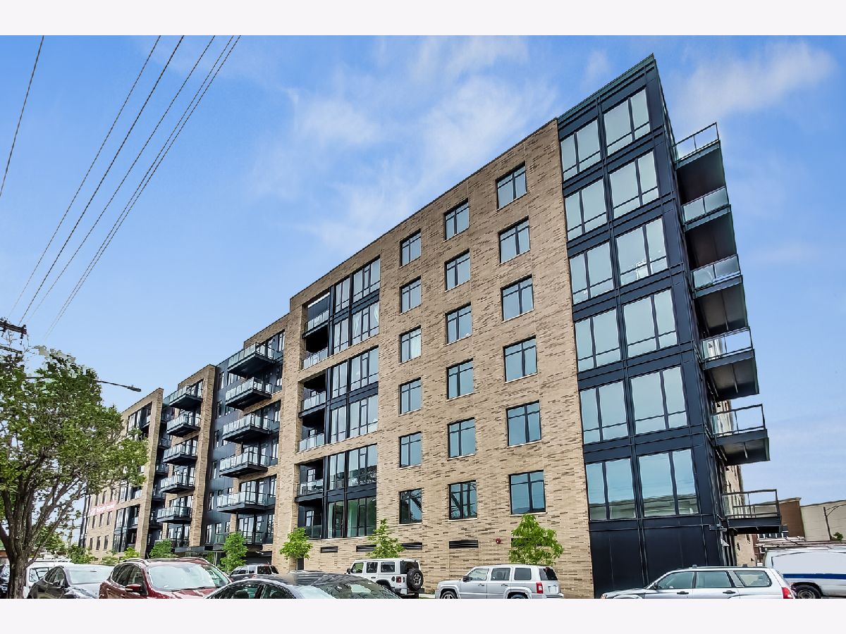 Condos & Townhomes Rented Triangle Square Chicago Illinois, 1701 Webster
