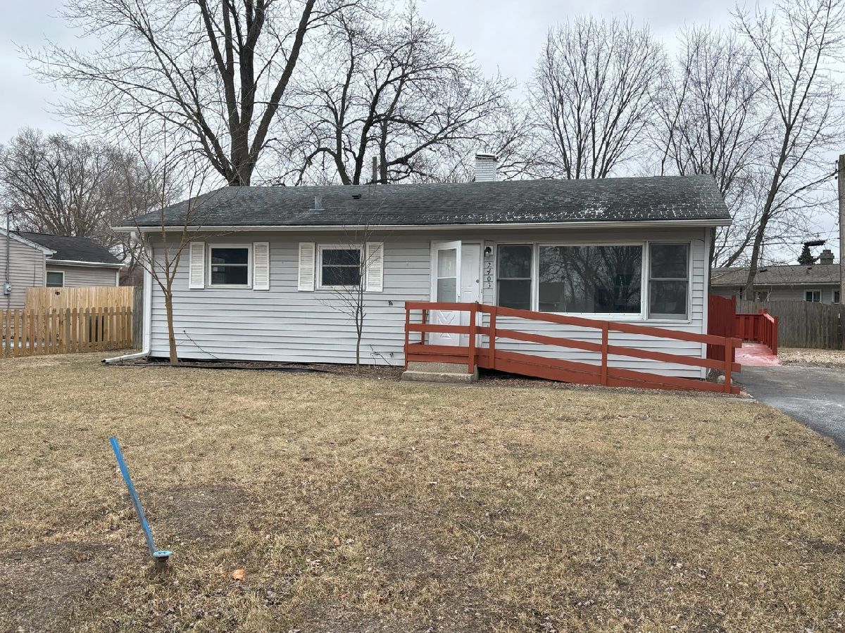  Rented Mchenry Illinois, 2403 Manor
