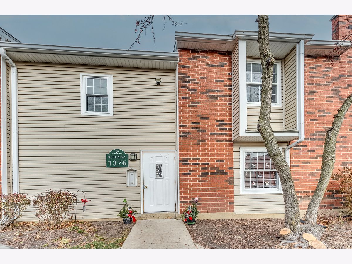 Condos & Townhomes Rented Wyndham Club Palatine Illinois, 1376 Wyndham