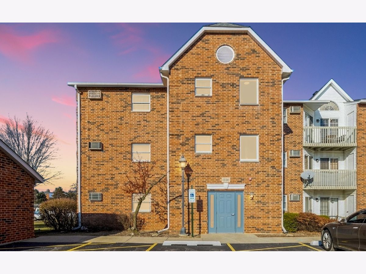 Condominiums Sold Prairie Point Lake In The Hills Illinois, 1330 Cunat