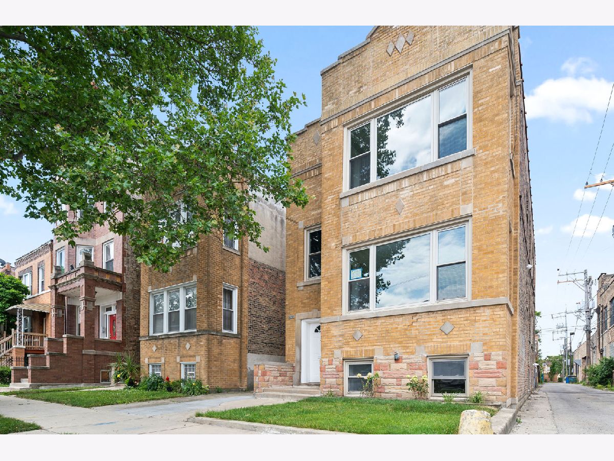 Condos & Townhomes & Homes Sold Avondale Estates Chicago Illinois, 3152 Ridgeway