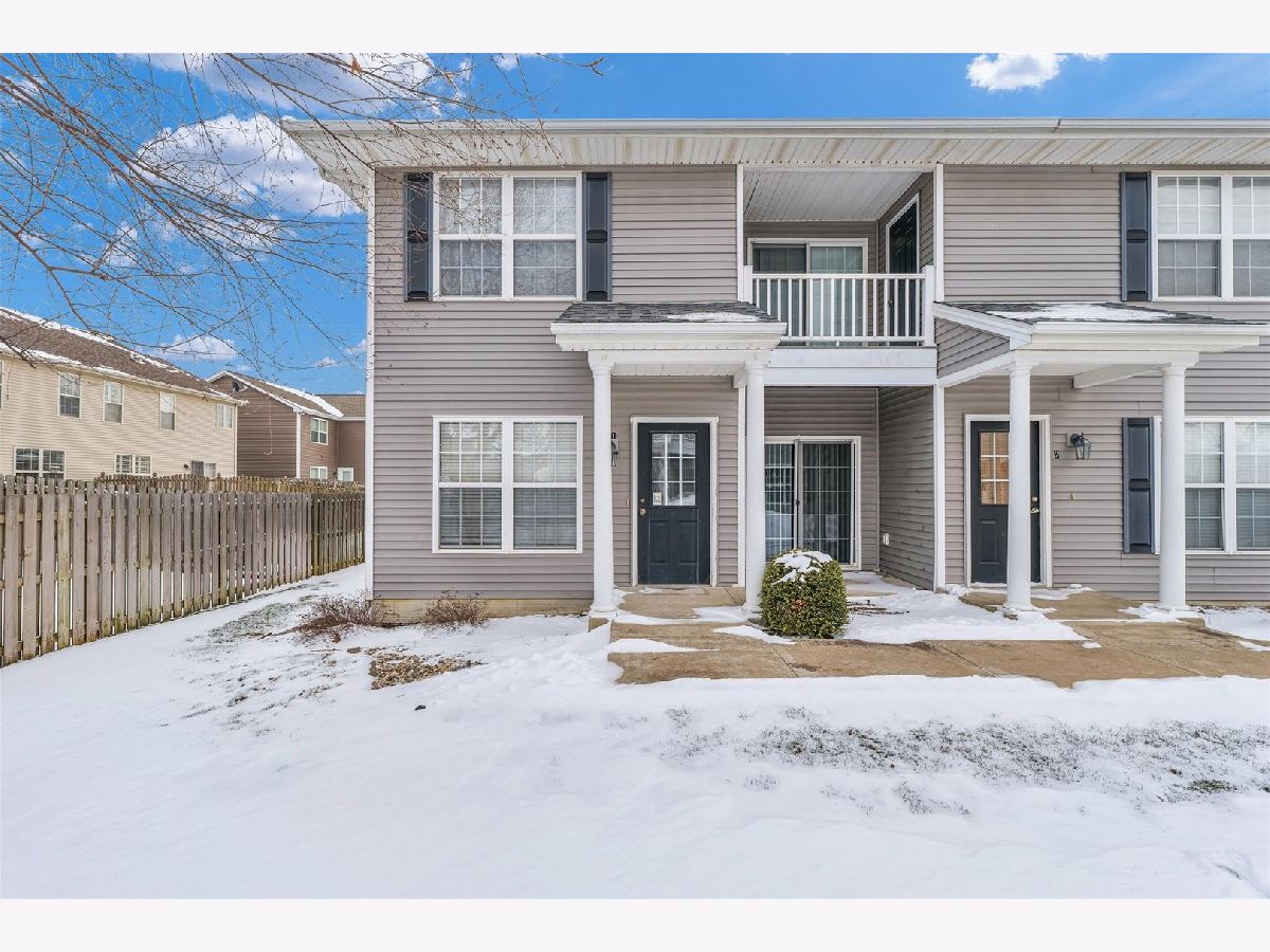 Condos & Townhomes Sold The Courtyards Savoy Illinois, 102 Essex