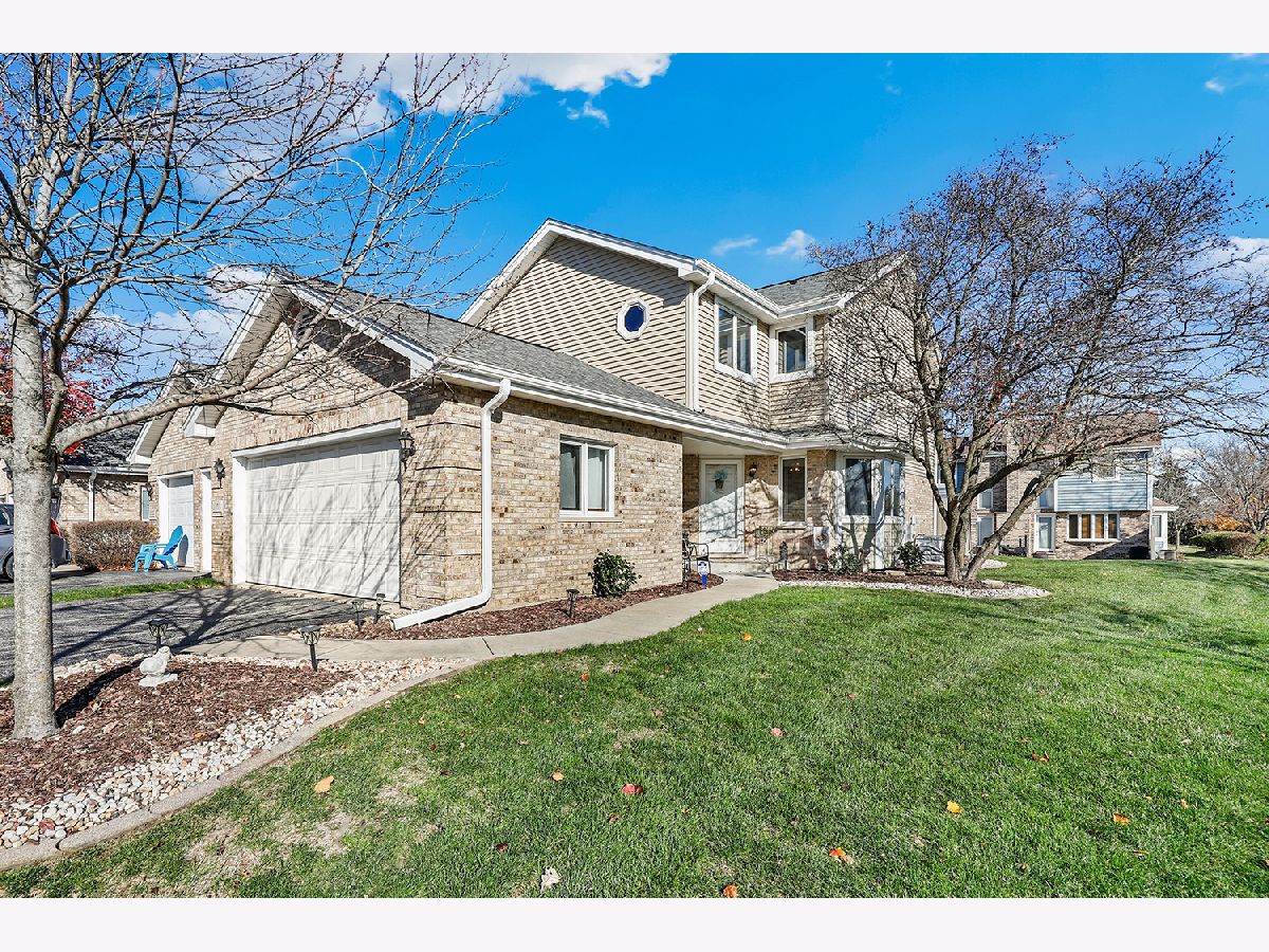 Homes & Townhomes & Condos Sold Brook Hills Orland Park Illinois, 11350 Lakebrook