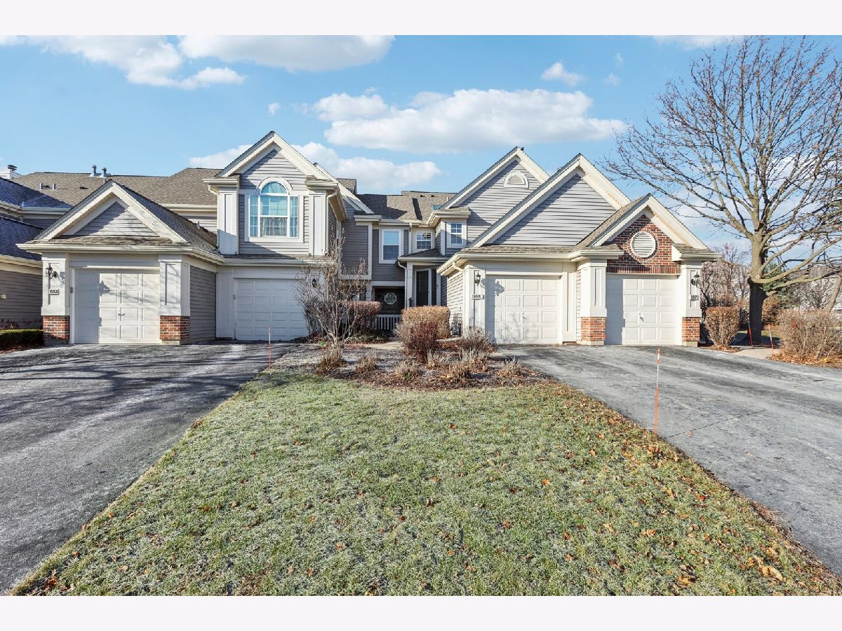 Townhomes & Condos & Homes Sold Talbots Mill Elk Grove Village Illinois, 957 Little Falls